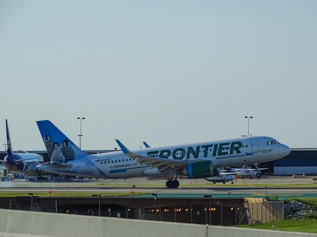 The Pros and Cons of Frontier Airlines